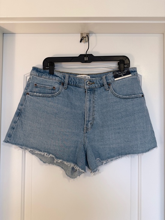 Abercrombie & Fitch Pants - Abercrombie & Fitch 90s relaxed cut off high rise Light wash Jean Shorts size 32